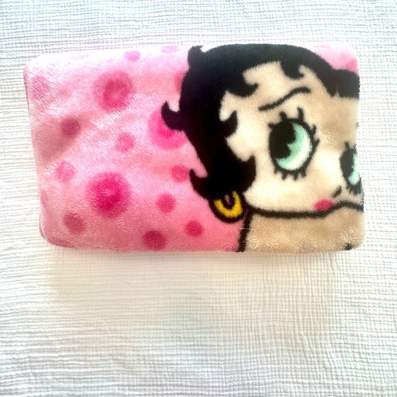 Betty Boop Pink Polkadots Fleece Throw Blanket - Picture 1 of 7